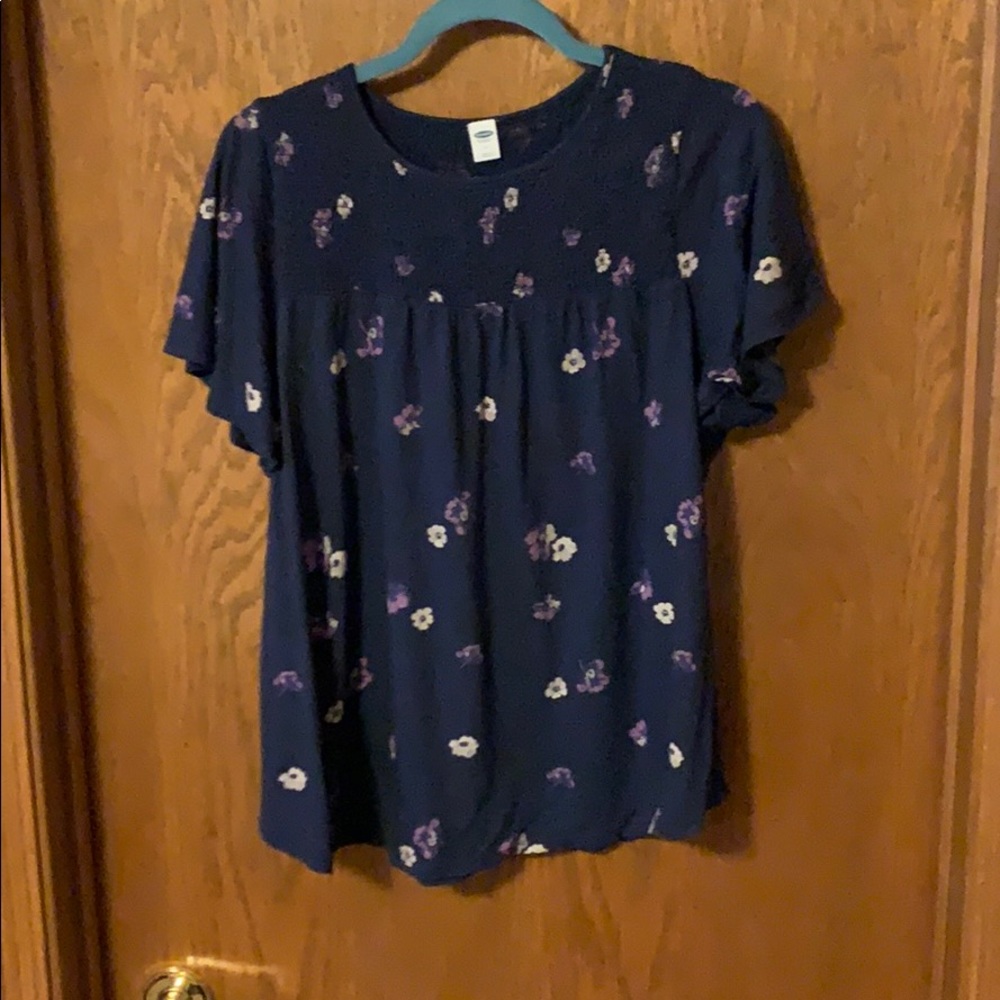 Women’s, med, navy and floral shirt